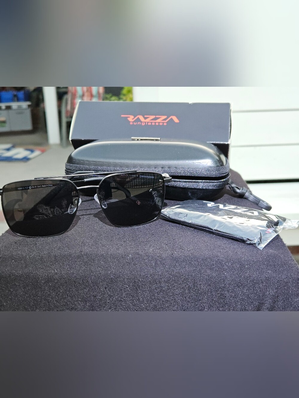 Razza Men’s Polarized Aviator Sunglasses - Gunmetal / Black Frame with Case